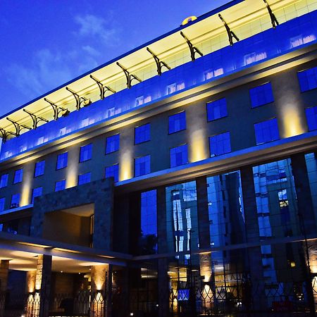 Hotel Doubletree By Hilton Nairobi Exterior foto