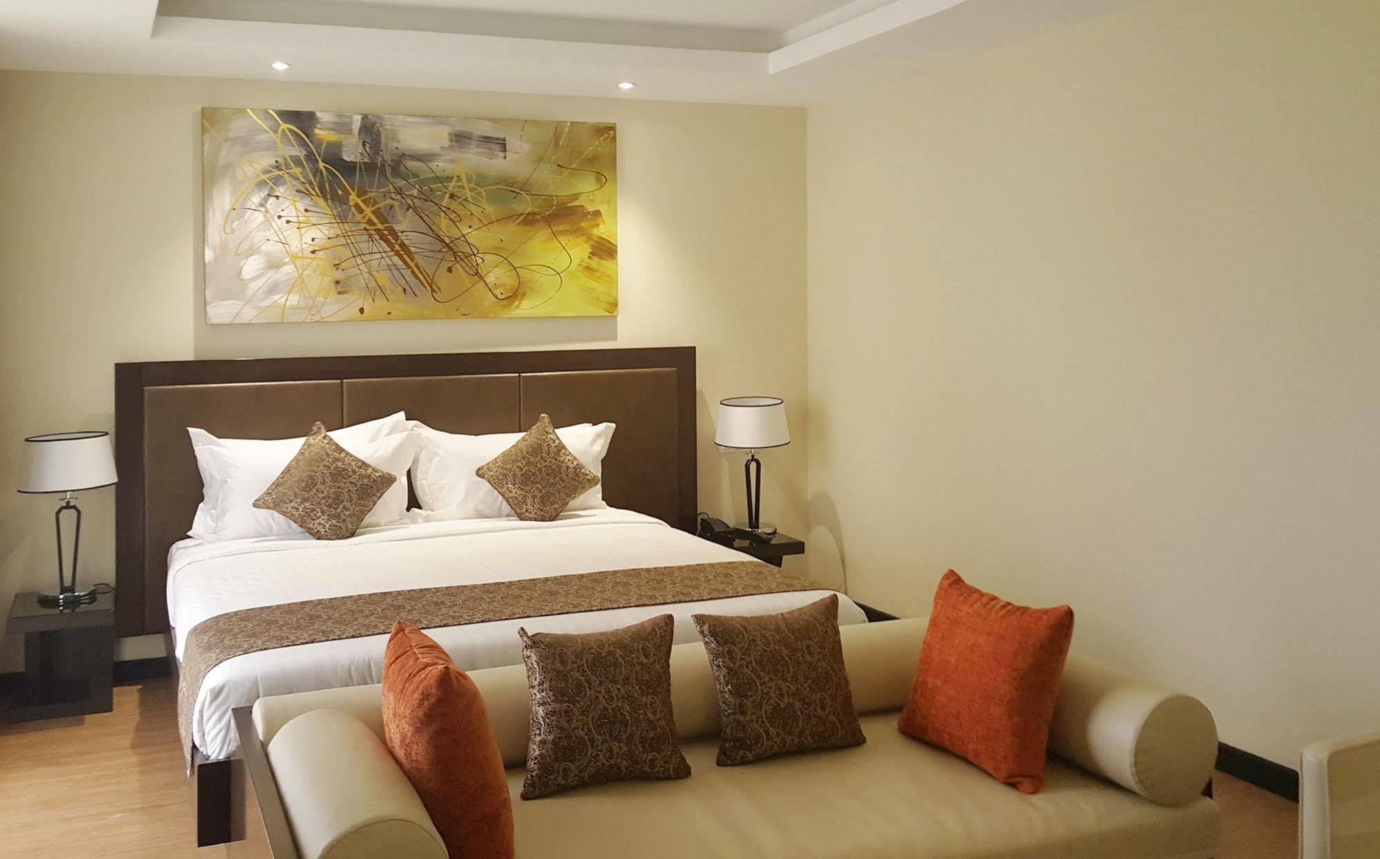 Hotel Doubletree By Hilton Nairobi Exterior foto